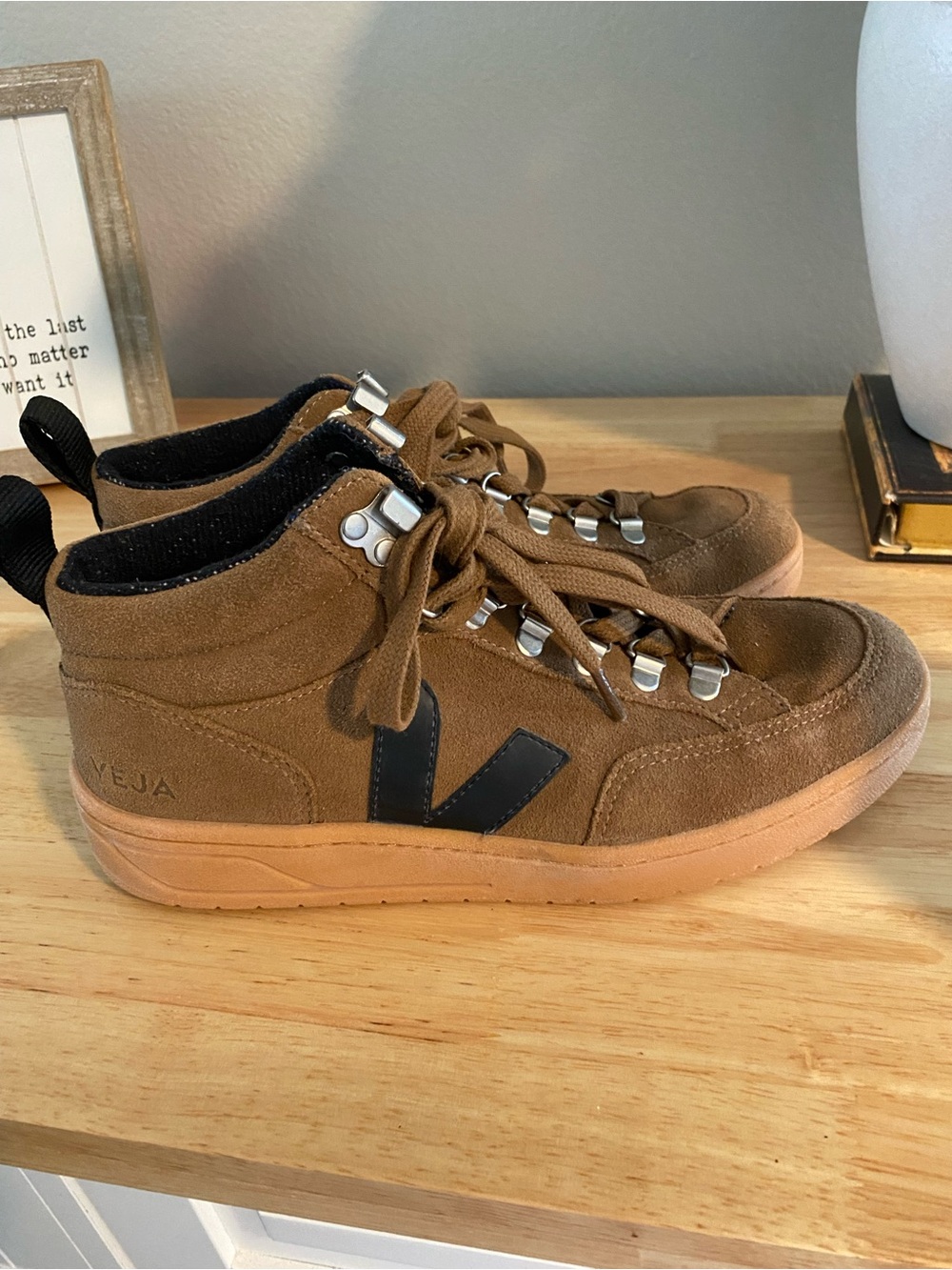 Veja sneakers with gum-colored soles